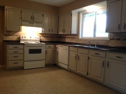 521 NE 90th Terrace - Photo 2 of 28