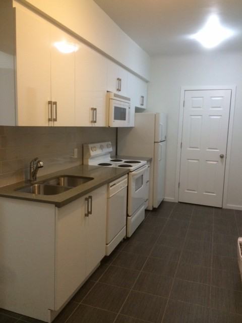 159 Montrose Avenue #1 - Photo 3 of 20