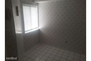 Bartonwood Condominiums - Photo 2 of 10