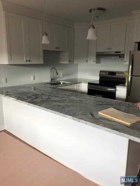 231 N Maple Ave - Photo 2 of 7