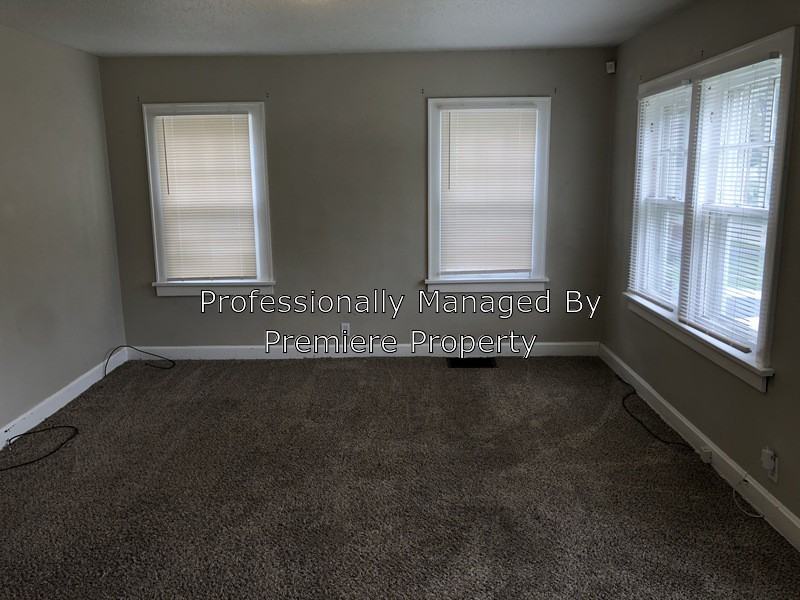 632 S Lake Dr - Photo 2 of 16