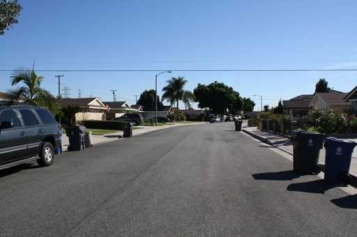 5402 Stevely Ave - Photo 2 of 35