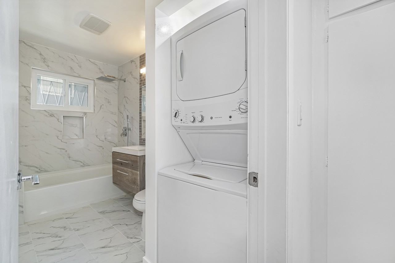 1043 Genesee Avenue - Photo 2 of 8