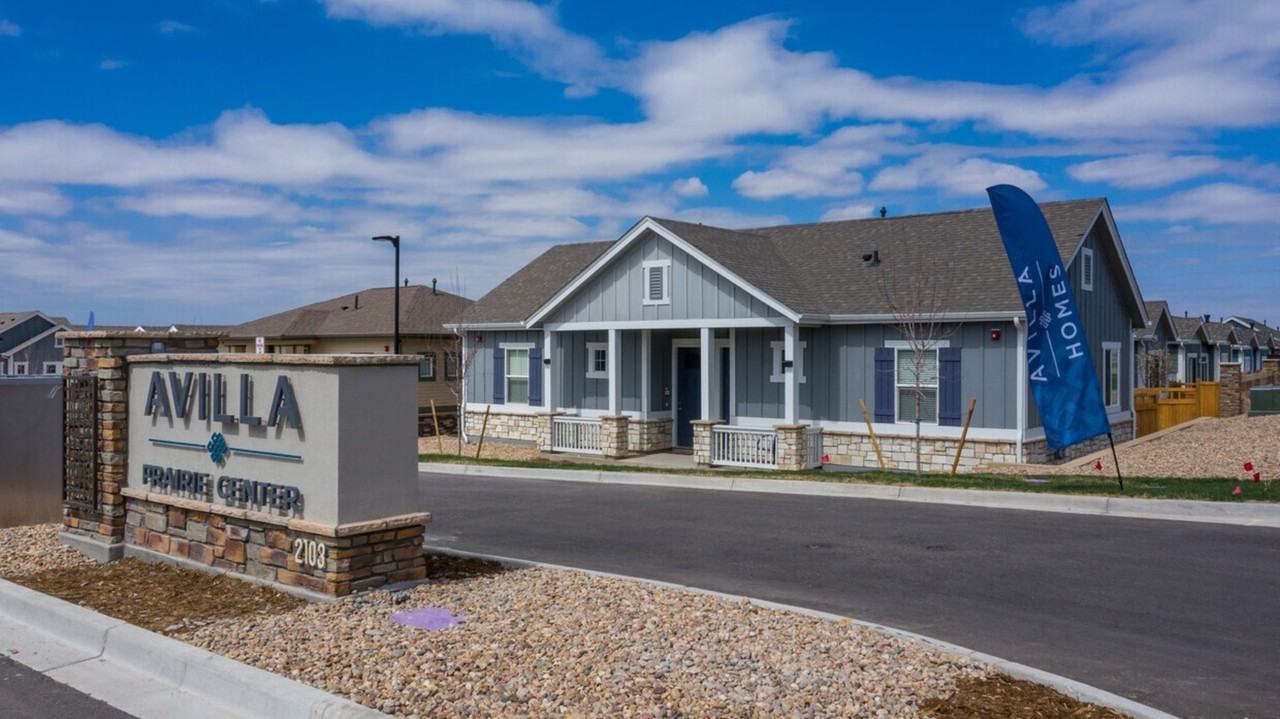 2103 Peregrine Dr, Brighton, CO 80601 - Photo 3 of 44