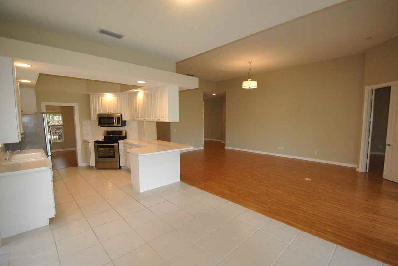 7707 Red River Rd - Photo 3 of 13