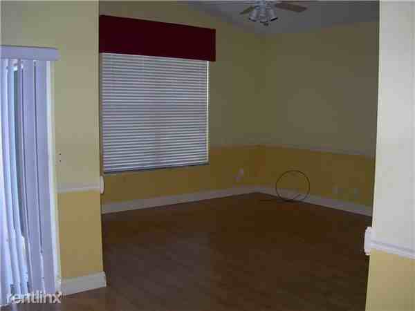 9493 Verona Lakes Blvd - Photo 2 of 6