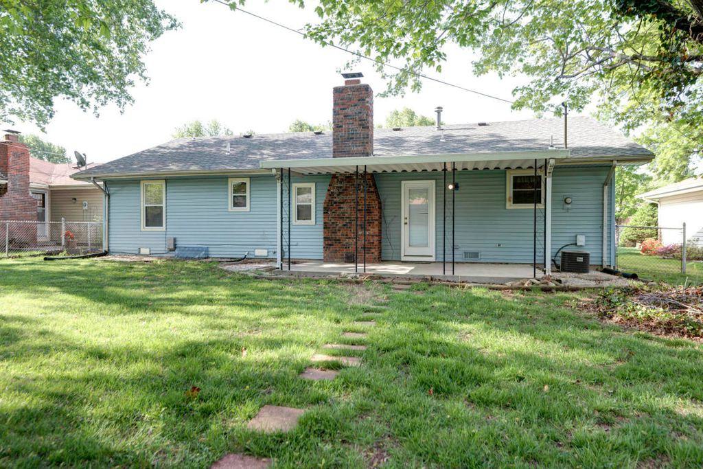 1113 E Cambridge St - Photo 4 of 21