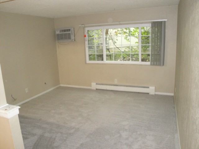 1000 Peters Pl - Photo 2 of 11