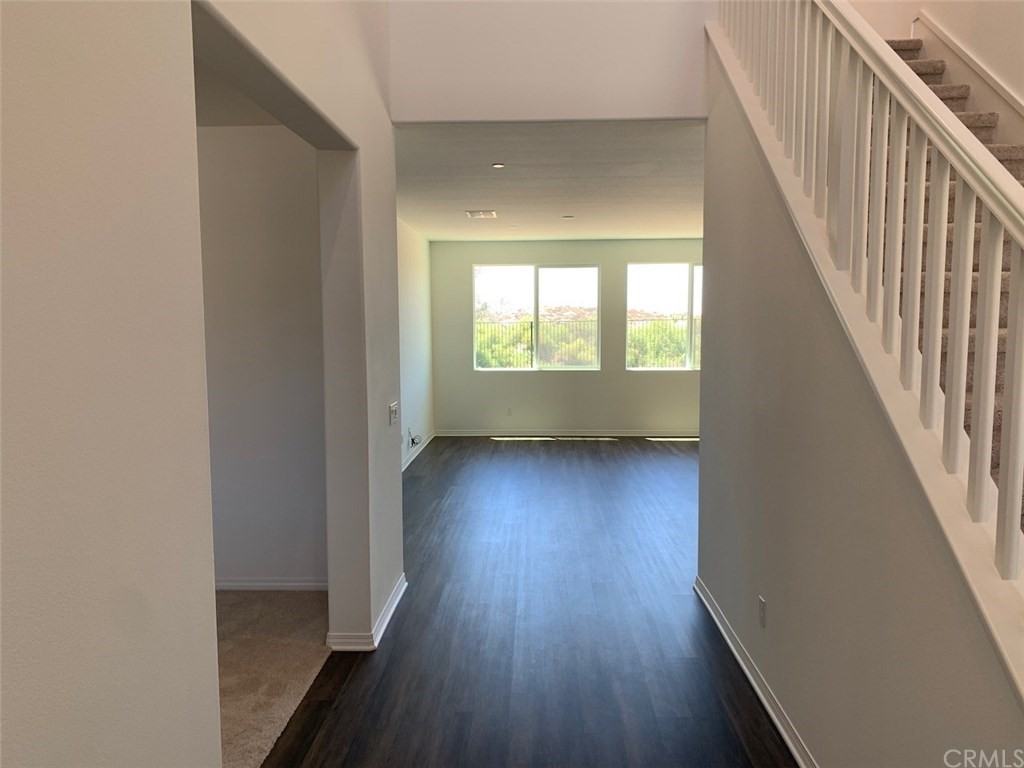 28847 Clearview St - Photo 3 of 26