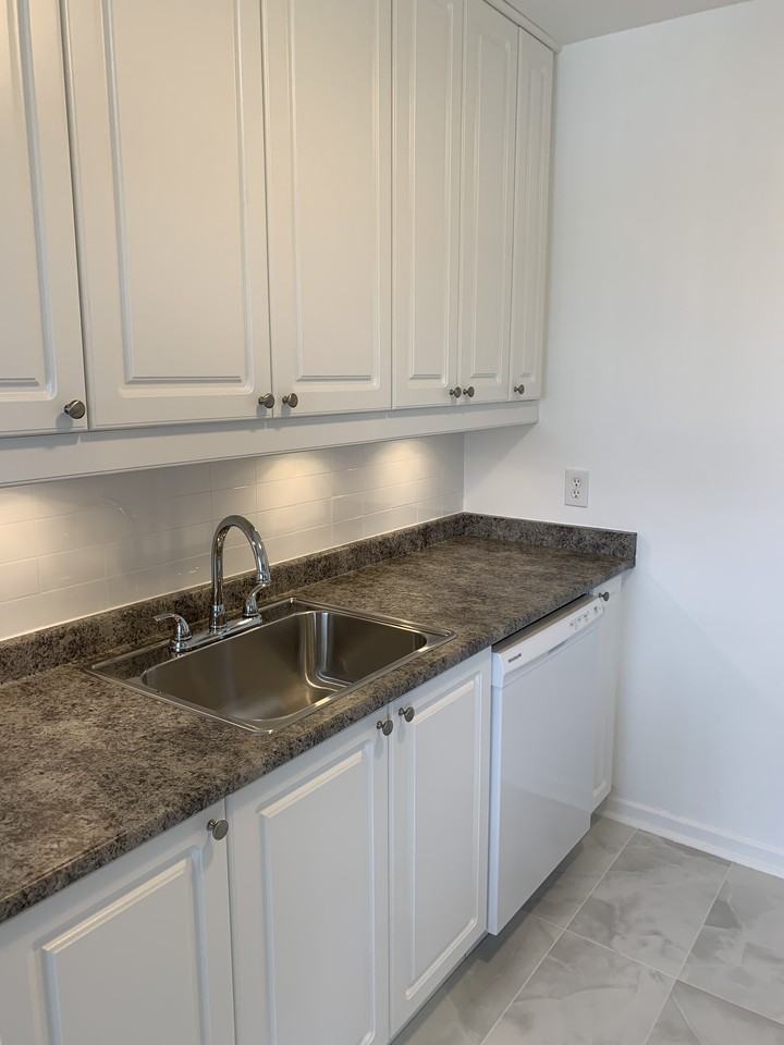 265 Reynolds Street, Oakville, ON L6J 3L5 2 Bedroom Apartment for