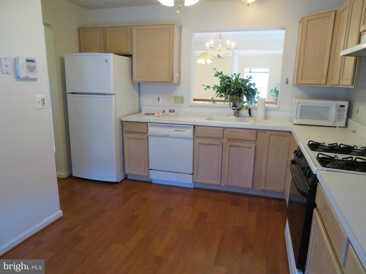 102 Rover Ct - Photo 3 of 14