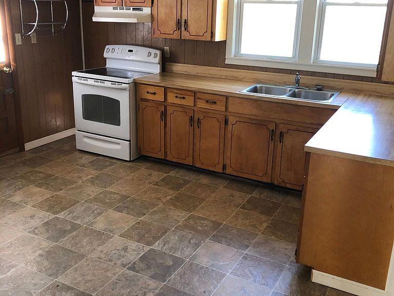 208 Mcginness Ave - Photo 3 of 9