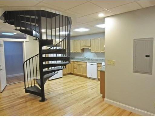 139R Linden St - Photo 2 of 13