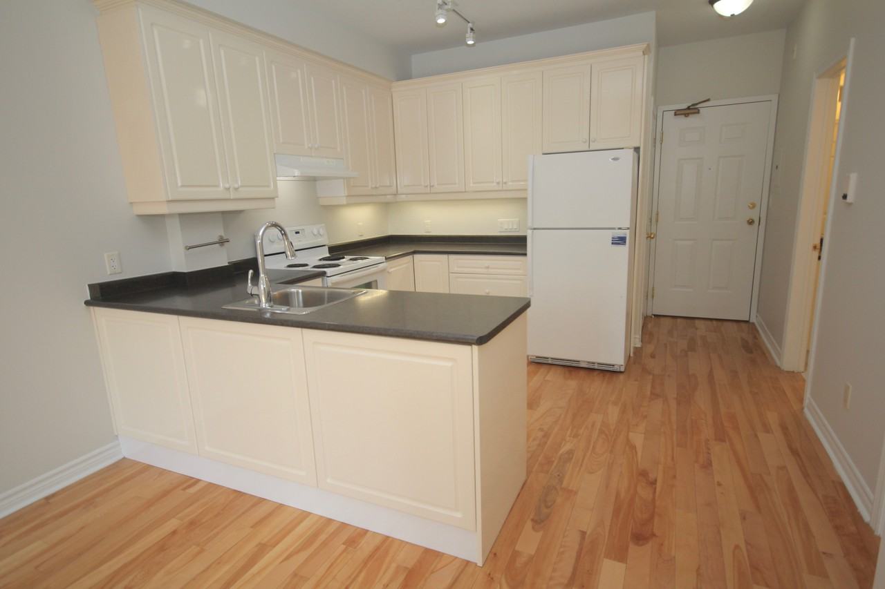 648 Yonge Street #203