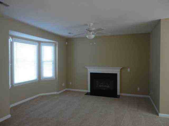 5272 Beechmont Dr - Photo 3 of 14