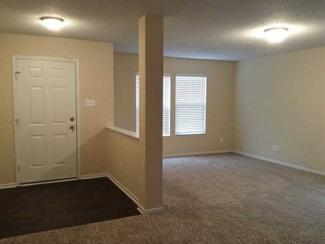 706 Edgewood Ct - Photo 2 of 19