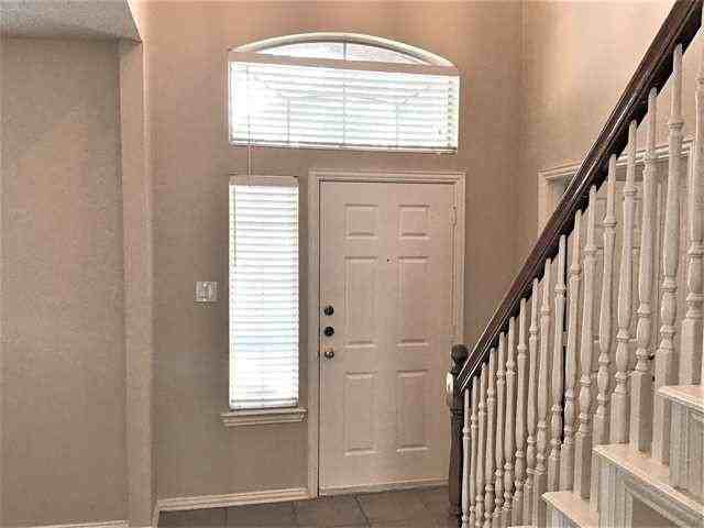 1616 Niagara Blvd - Photo 3 of 20