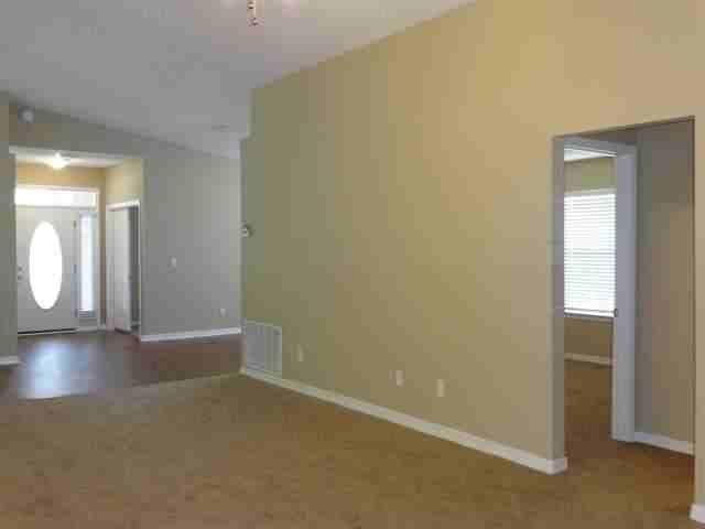 6253 Ironside Dr N - Photo 2 of 18
