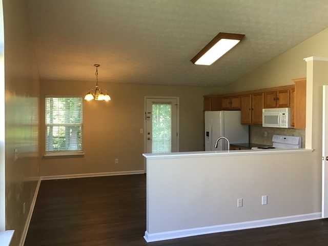 2040 Sunset View Ln - Photo 3 of 12