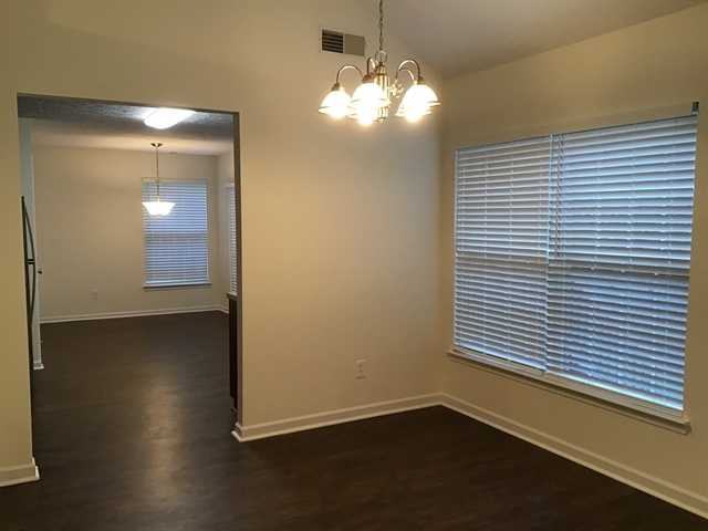 421 Jameswood Ct - Photo 2 of 14