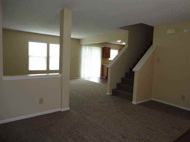 1722 Howell Dr - Photo 3 of 17