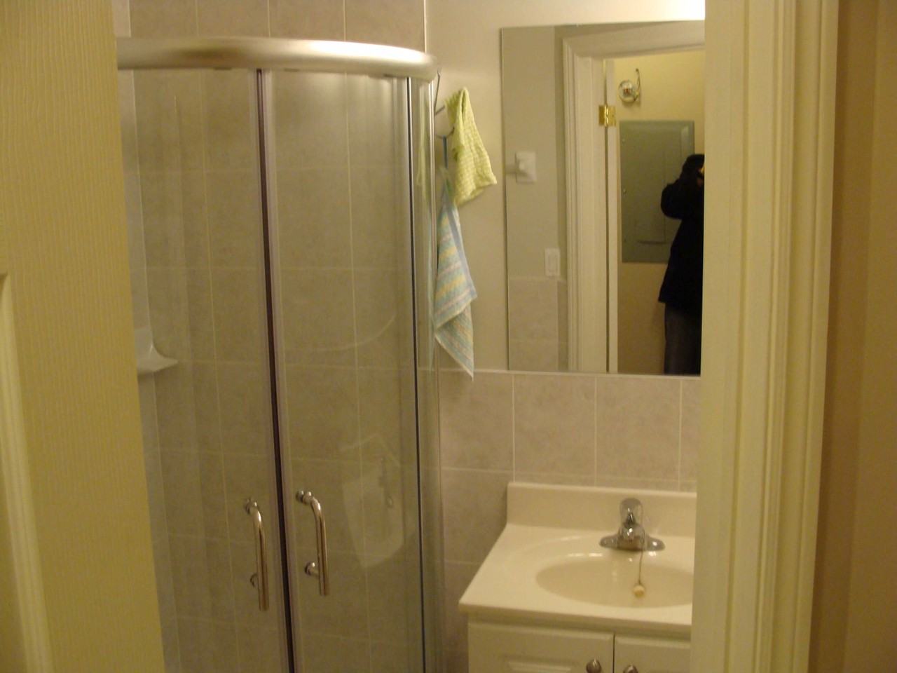 392 Queen St W - Photo 2 of 8