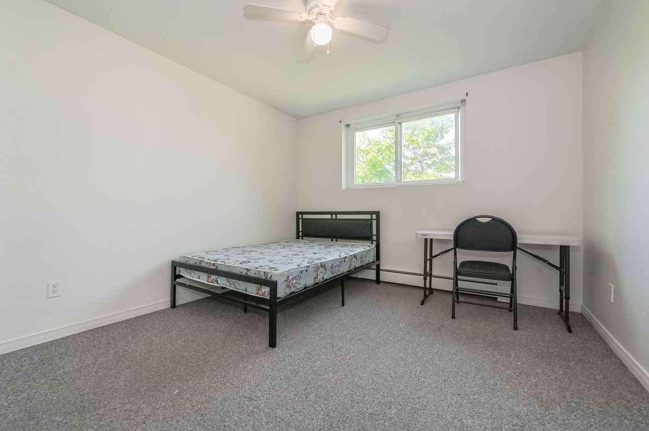 265 Regina Street North (STUDENTS ONLY), Waterloo, ON N2J 3B9 4