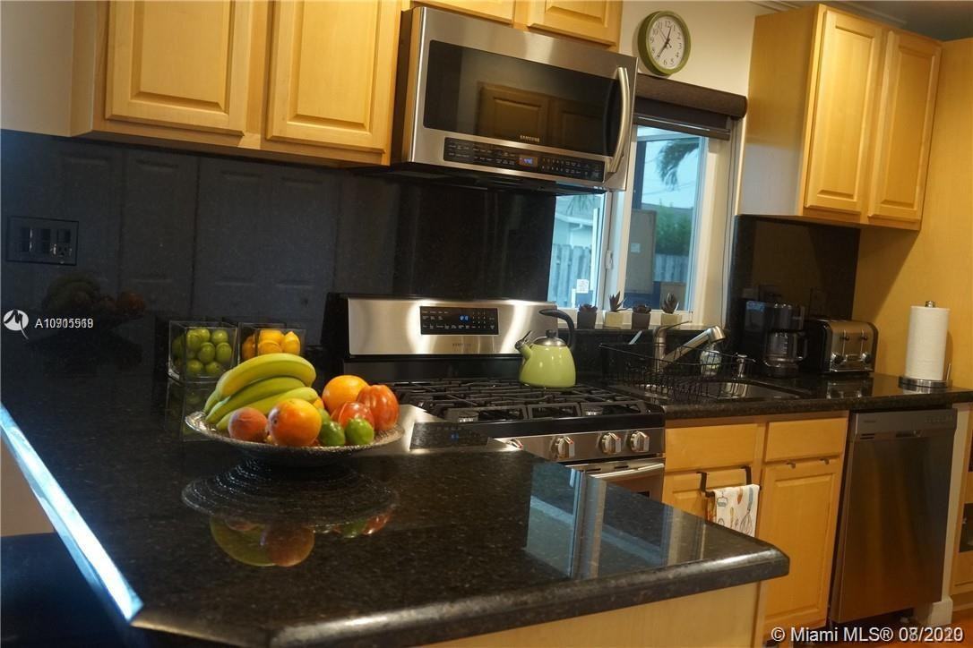 9650 Northwest 24th Street - Photo 3 of 15