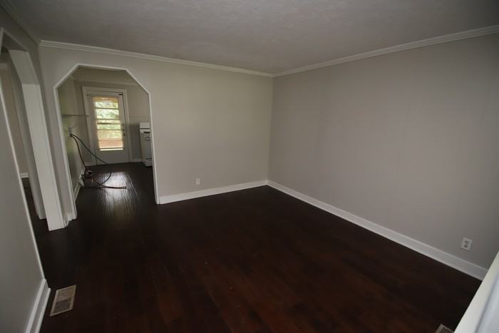 9003 Riley Ave - Photo 3 of 11