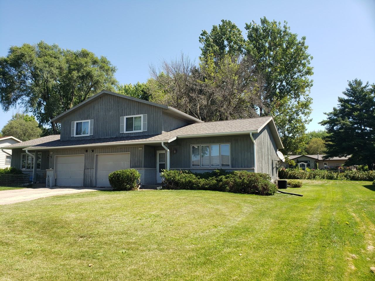 6842 Sunset Meadow Drive - Photo 2 of 24