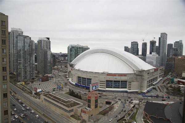 260 Queens Quay West #2805