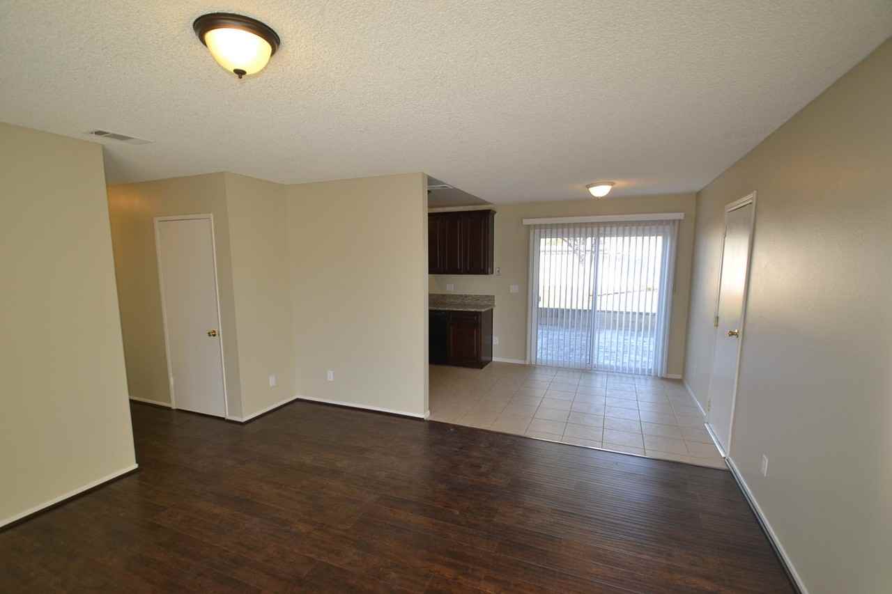 848 S Ironwood Ave - Photo 2 of 5