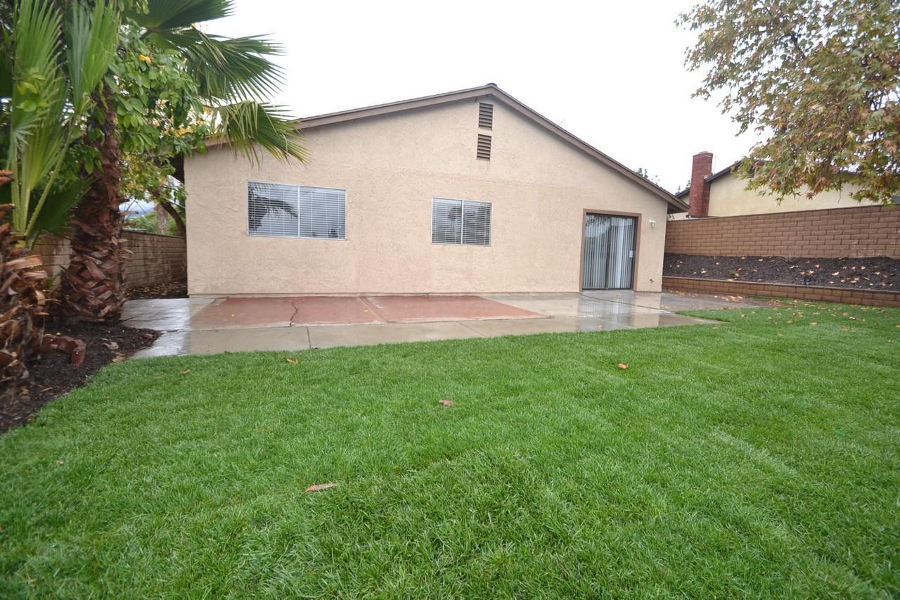 3375 Rainbow Ln - Photo 2 of 5