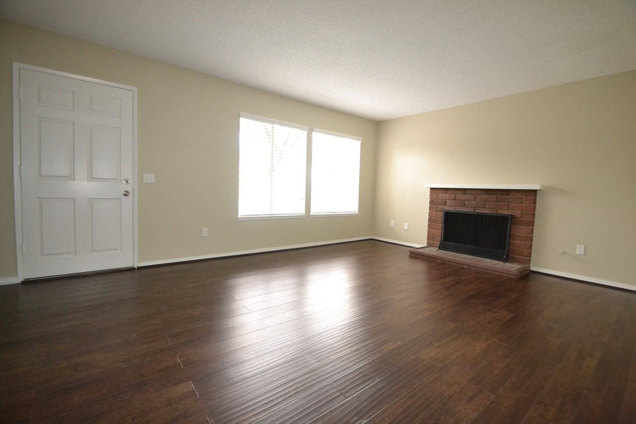 3375 Rainbow Ln - Photo 3 of 5