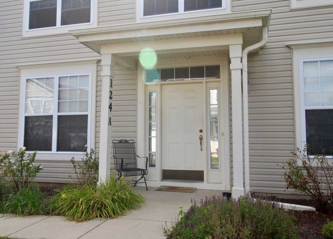 124 W Park Ave - Photo 2 of 20