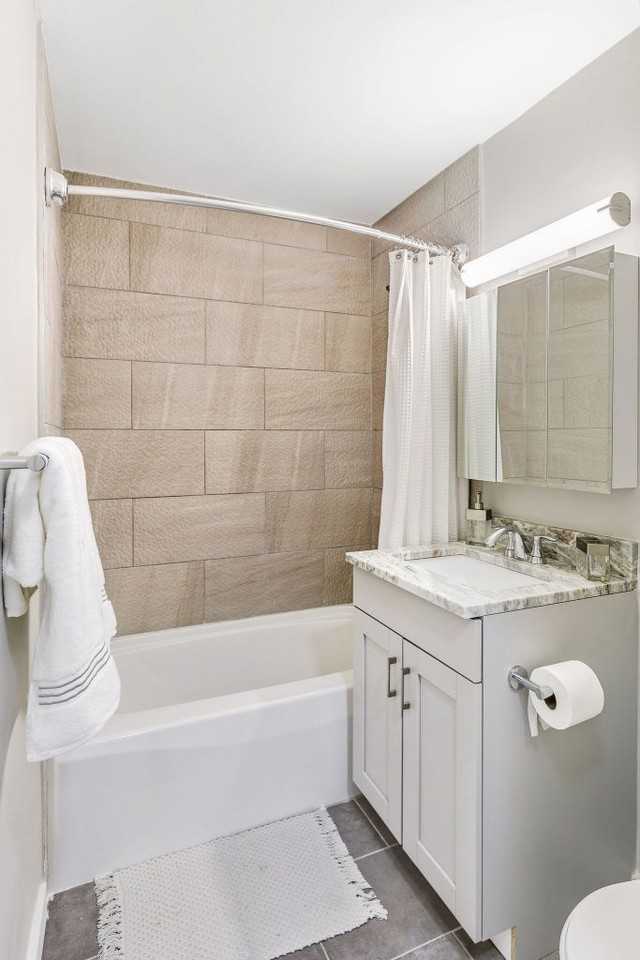 Renaissance Bay - Photo 7 of 65