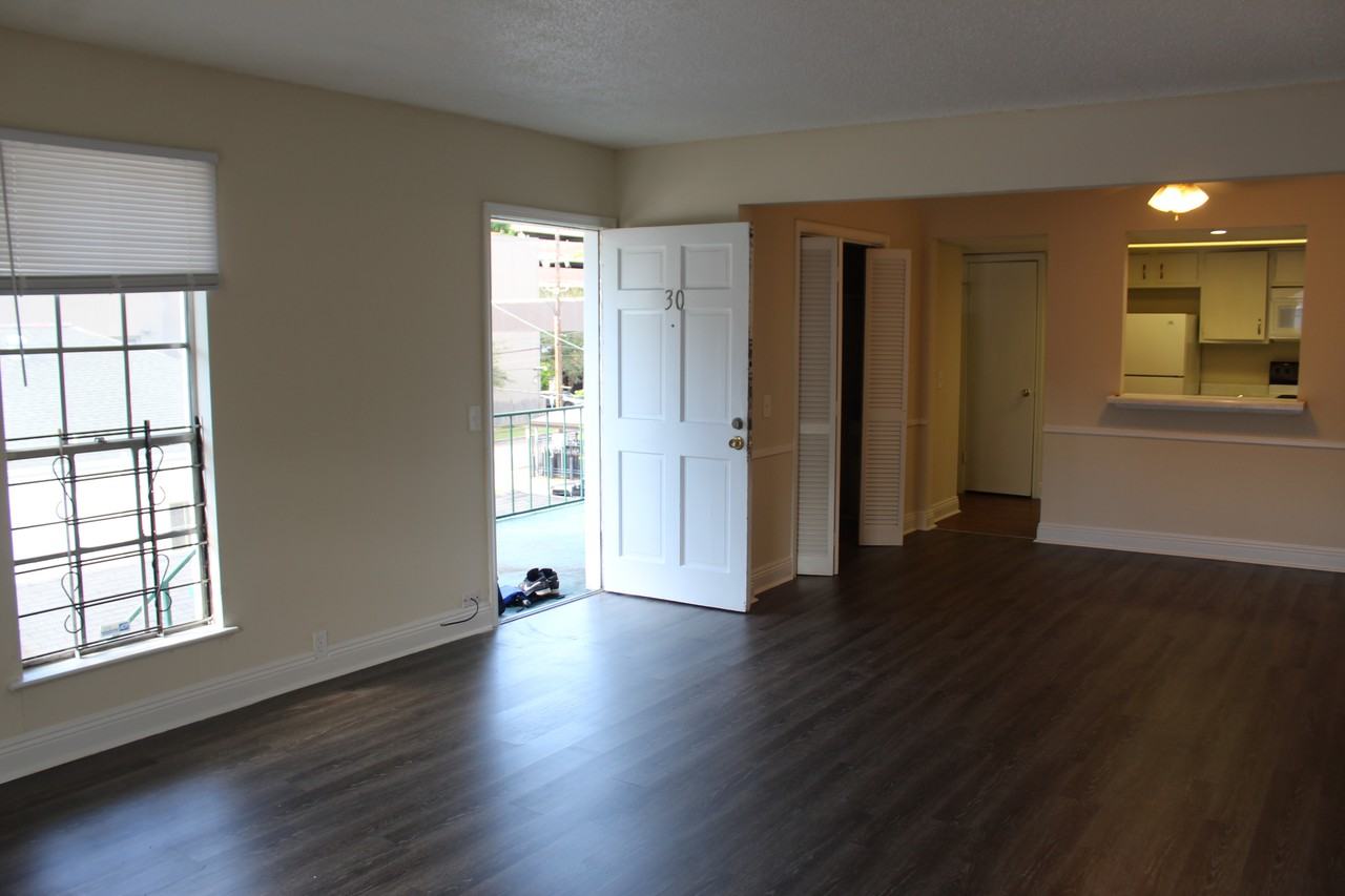 1316 Aline St - Photo 2 of 22