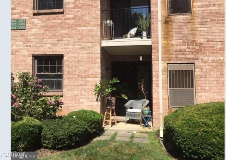 2305 Pond View Dr - Photo 2 of 12