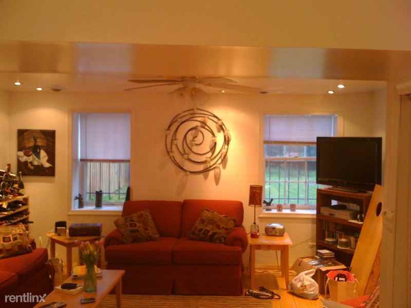 470 Ridge St Nw - Photo 2 of 7