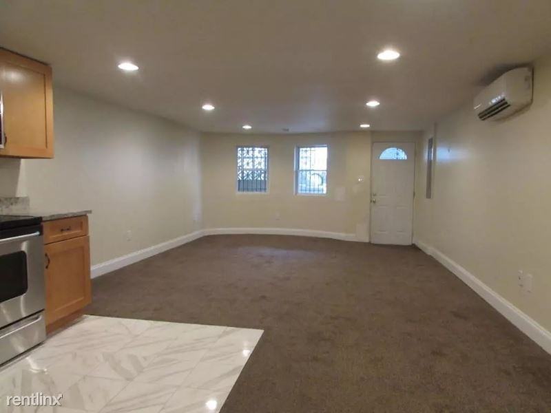 604 604 Harvard St NW B - Photo 3 of 13