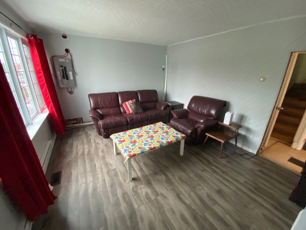 271 Empire Avenue - Main - 2 - Photo 2 of 11