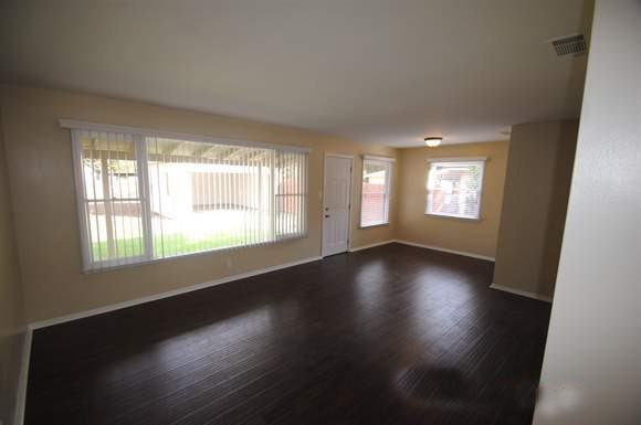 6910 Malibu Dr - Photo 3 of 5