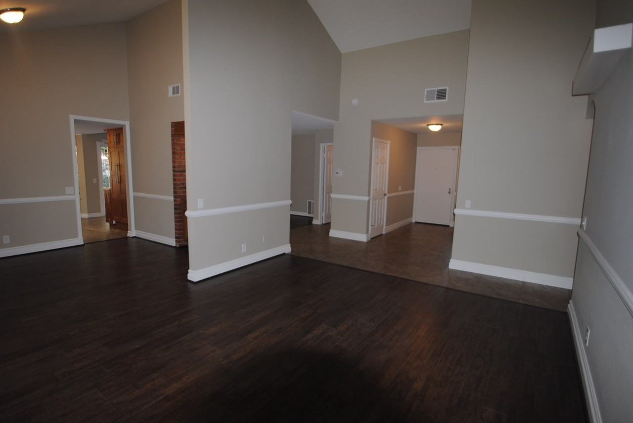 1856 Kensington Rd - Photo 3 of 5