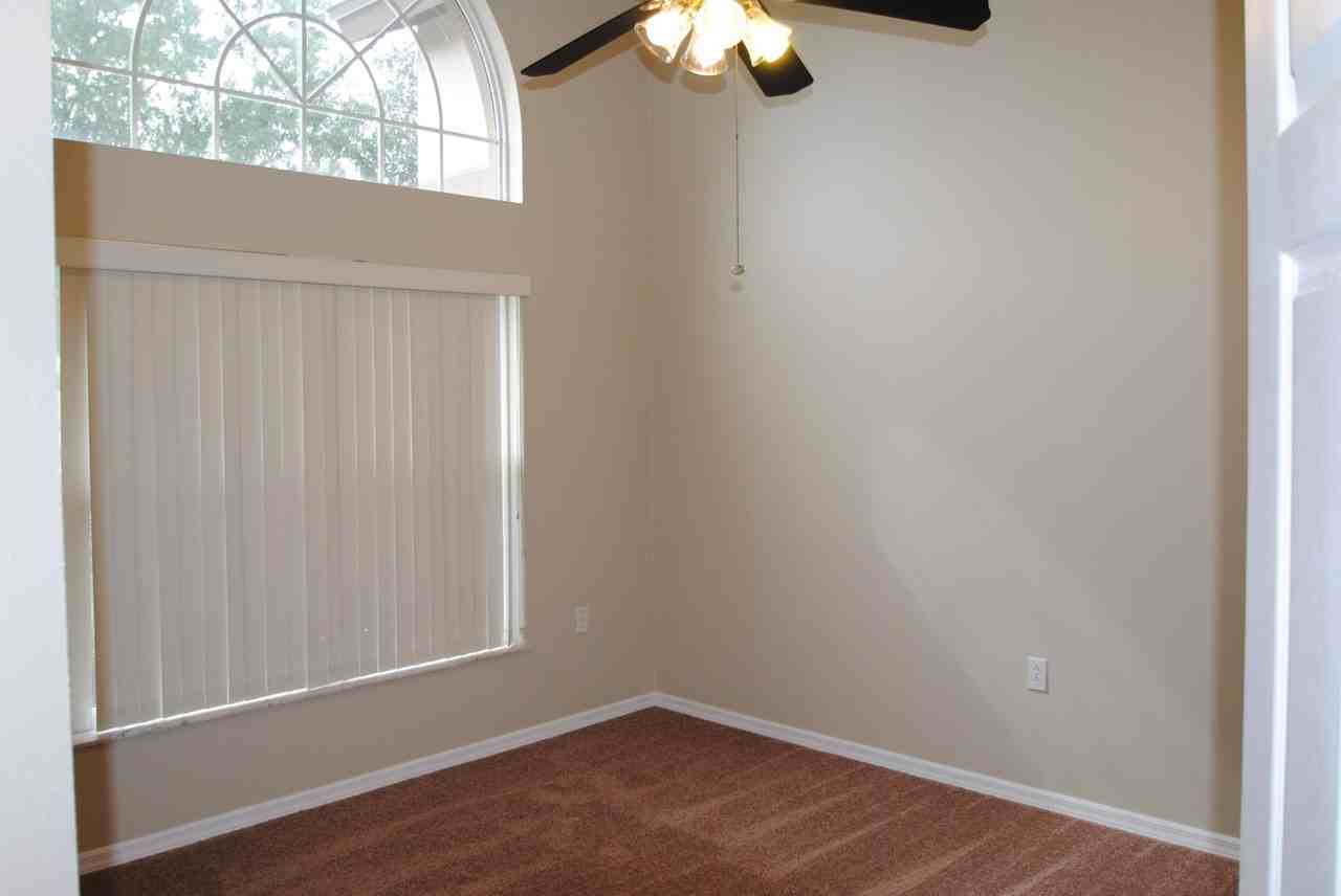 9211 Sunnyoak Dr - Photo 3 of 21