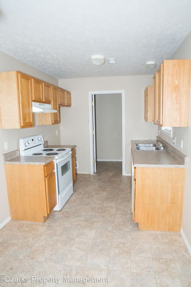4071 Oakwood Rd - Photo 2 of 11