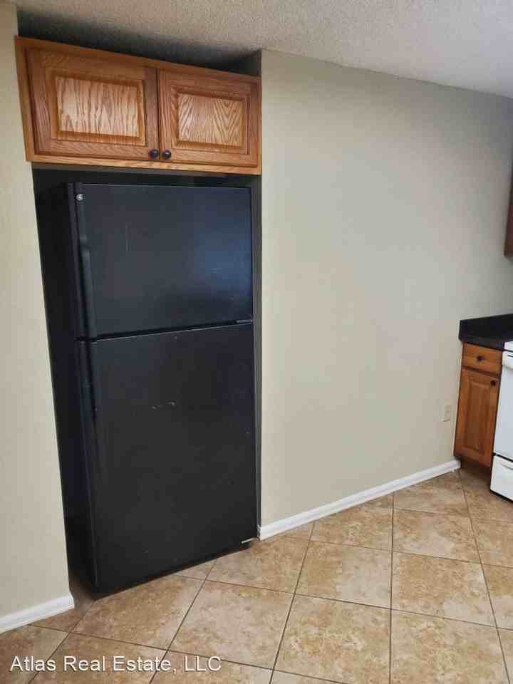 2340 King Street - Photo 2 of 6