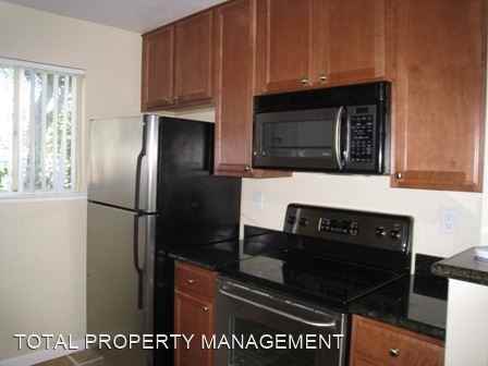 1207 Yarwood Ct - Photo 2 of 9