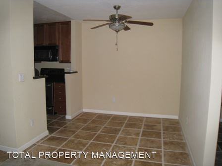 1207 Yarwood Ct - Photo 3 of 9