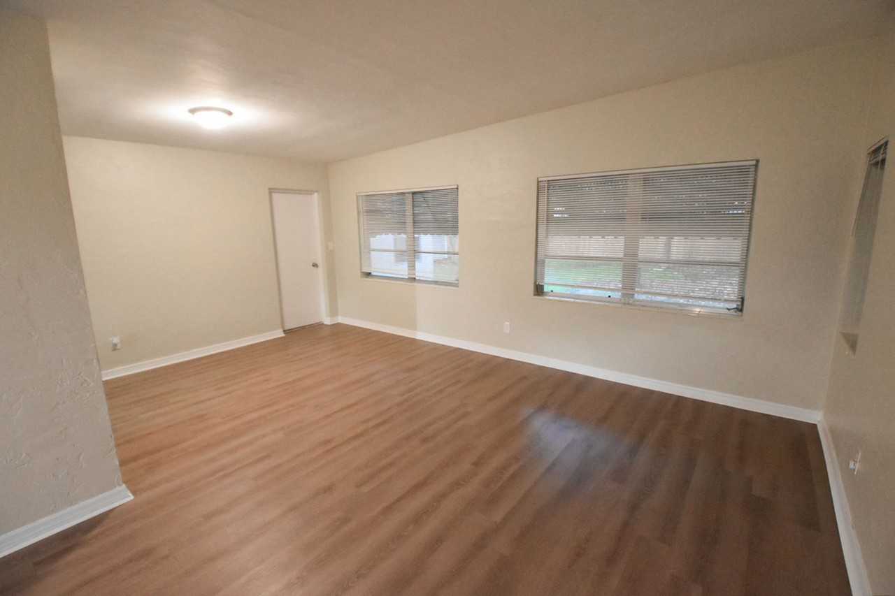 6601 10th St N - Photo 3 of 11