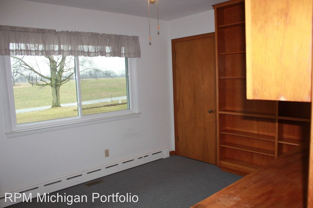 1652 Bainbridge Center Rd - Photo 3 of 19